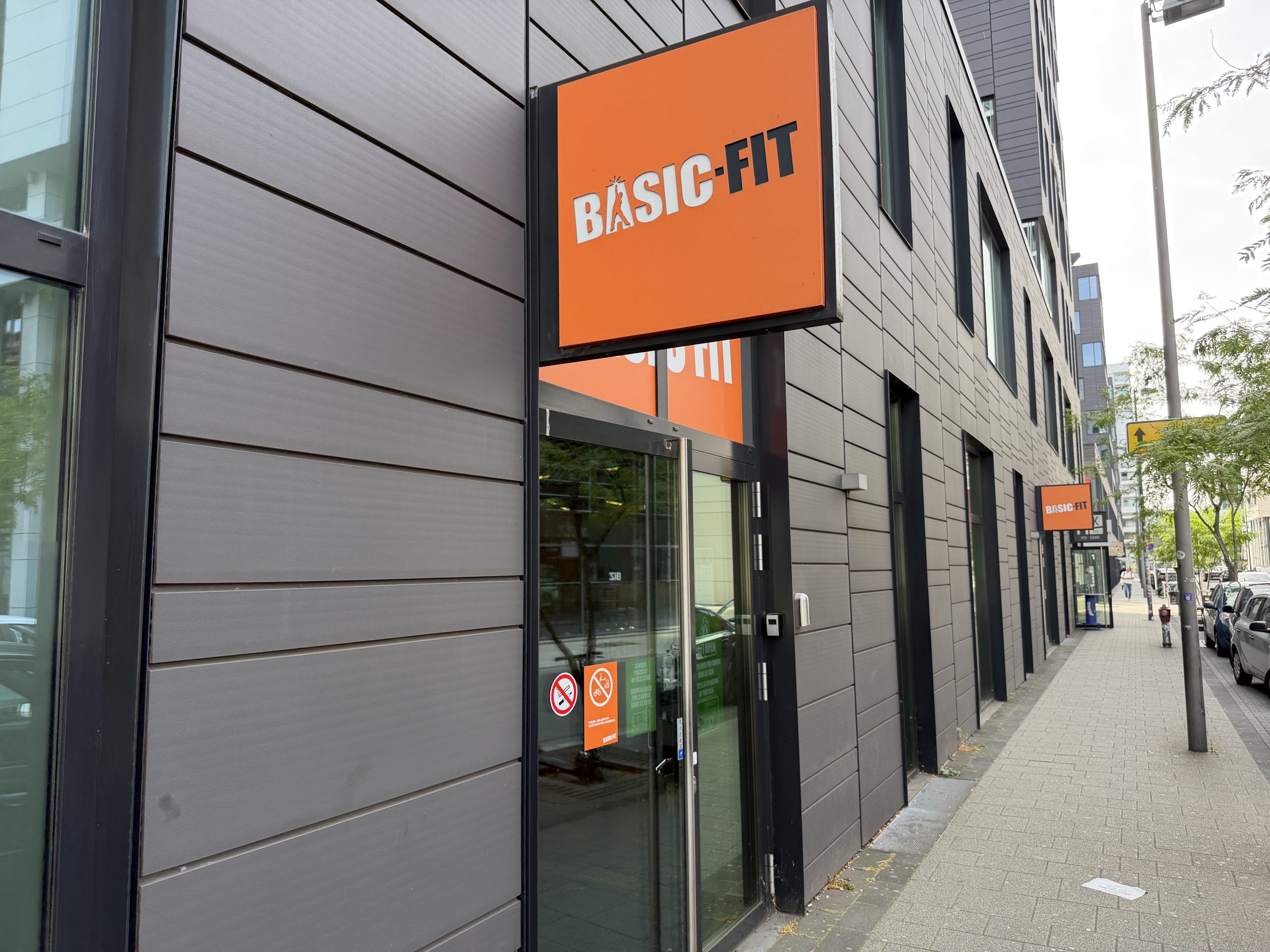 Entrance to Basic-Fit Belval on Avenue du Swing