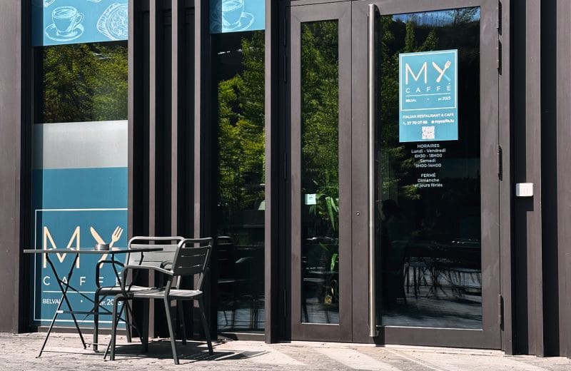 The MyCaffé entrance in Belval, with a small terrace outside