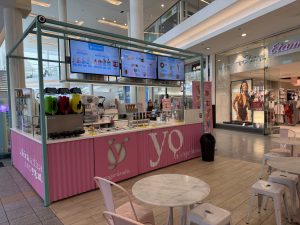 Yo by YogurtLandia wide view inside Belval Plaza