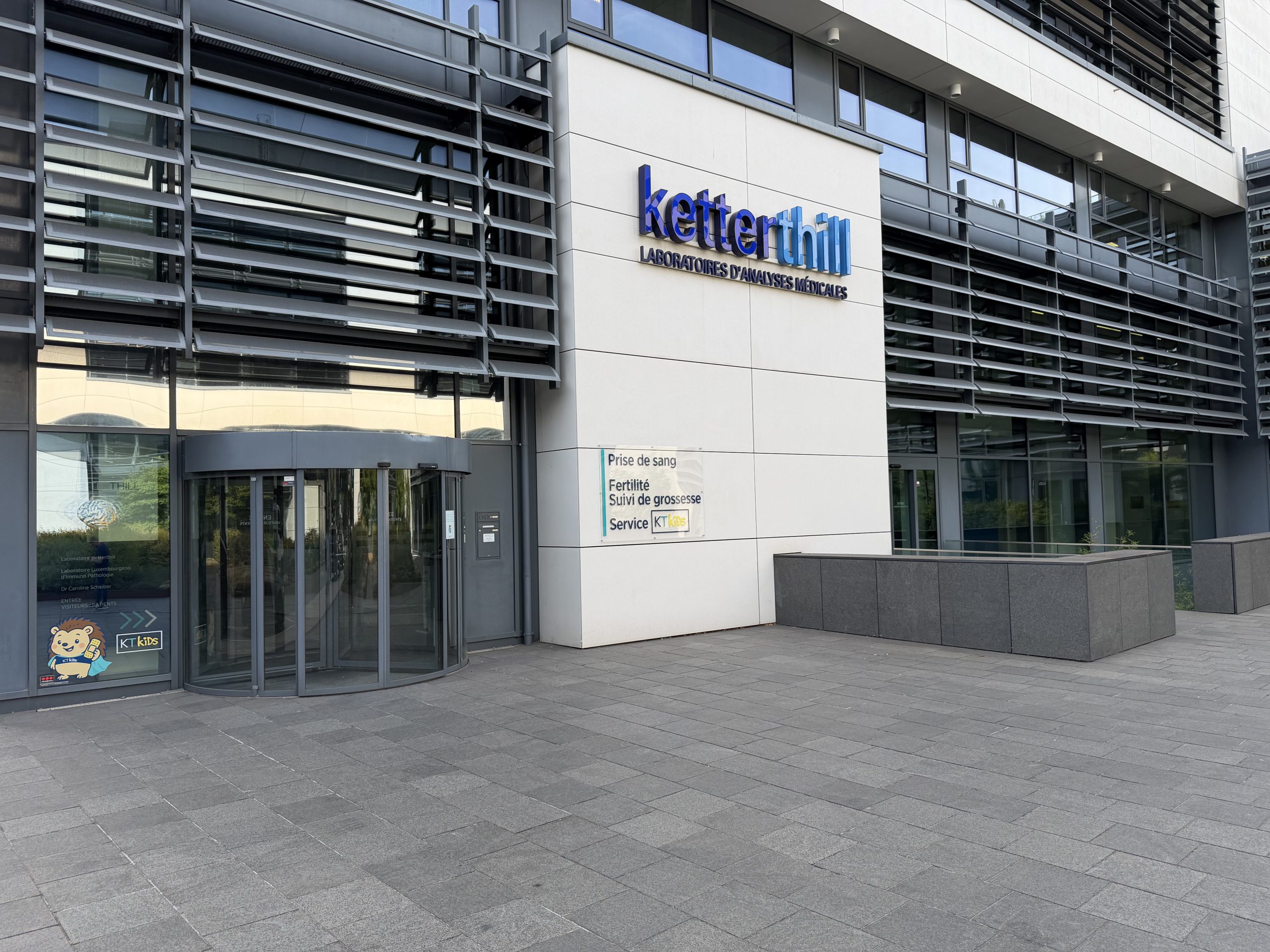 Entrance to Ketterthill Belval medical laboratory on Avenue du Swing