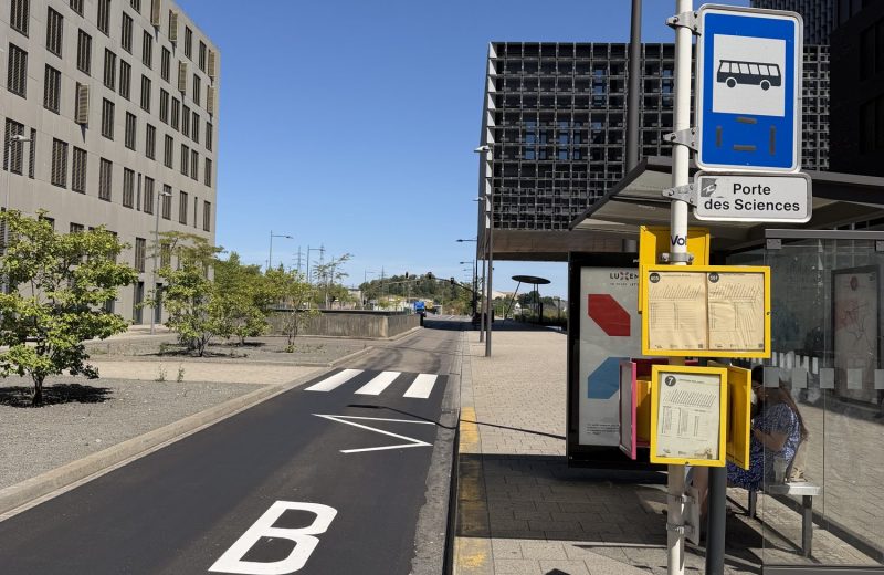 Porte des Sciences bus stop, Belval