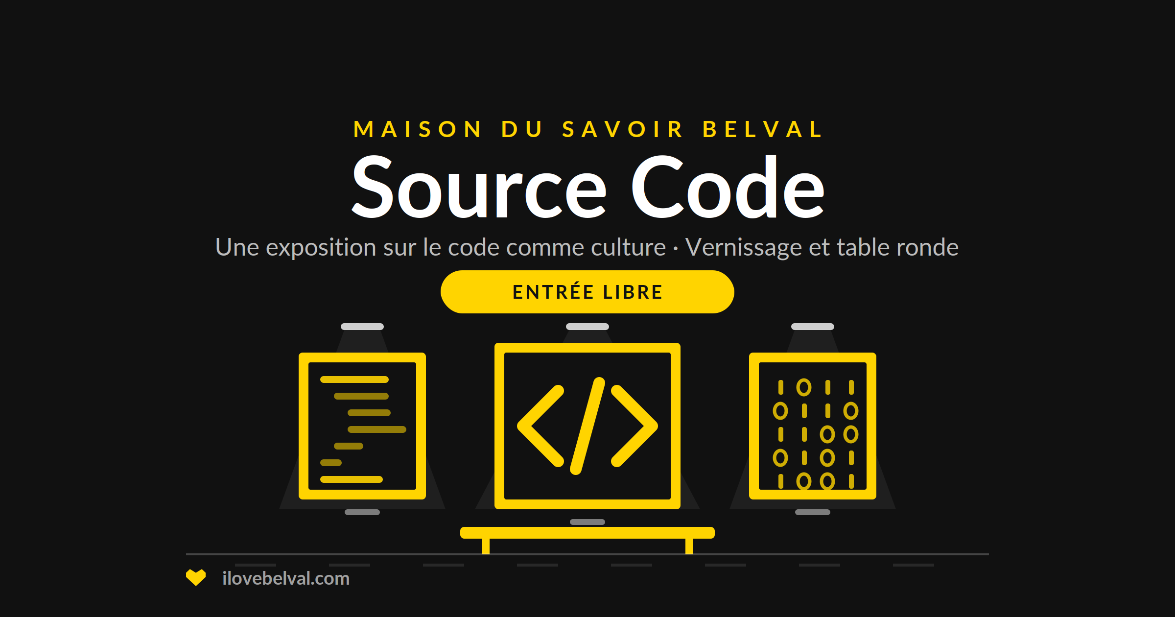 Exposition Source Code à la Maison du Savoir à Belval : trois œuvres de code encadrées sur un mur de galerie avec un banc, entrée libre