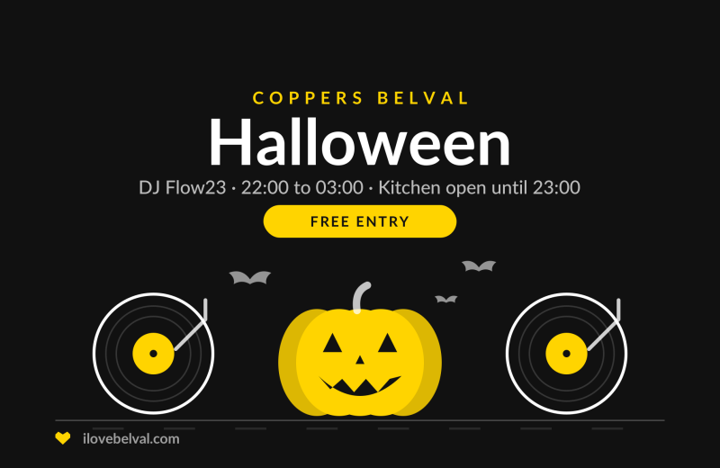 Halloween at Coppers, Belval: a pumpkin between two turntables, with bats